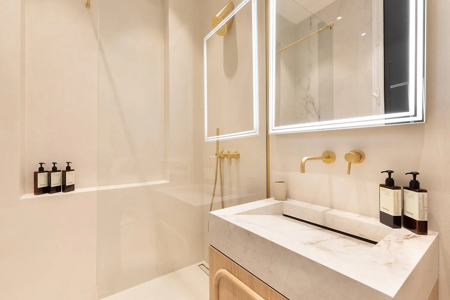 Maison Galante - Serviced Apartments In Champs-Elysees Paris France